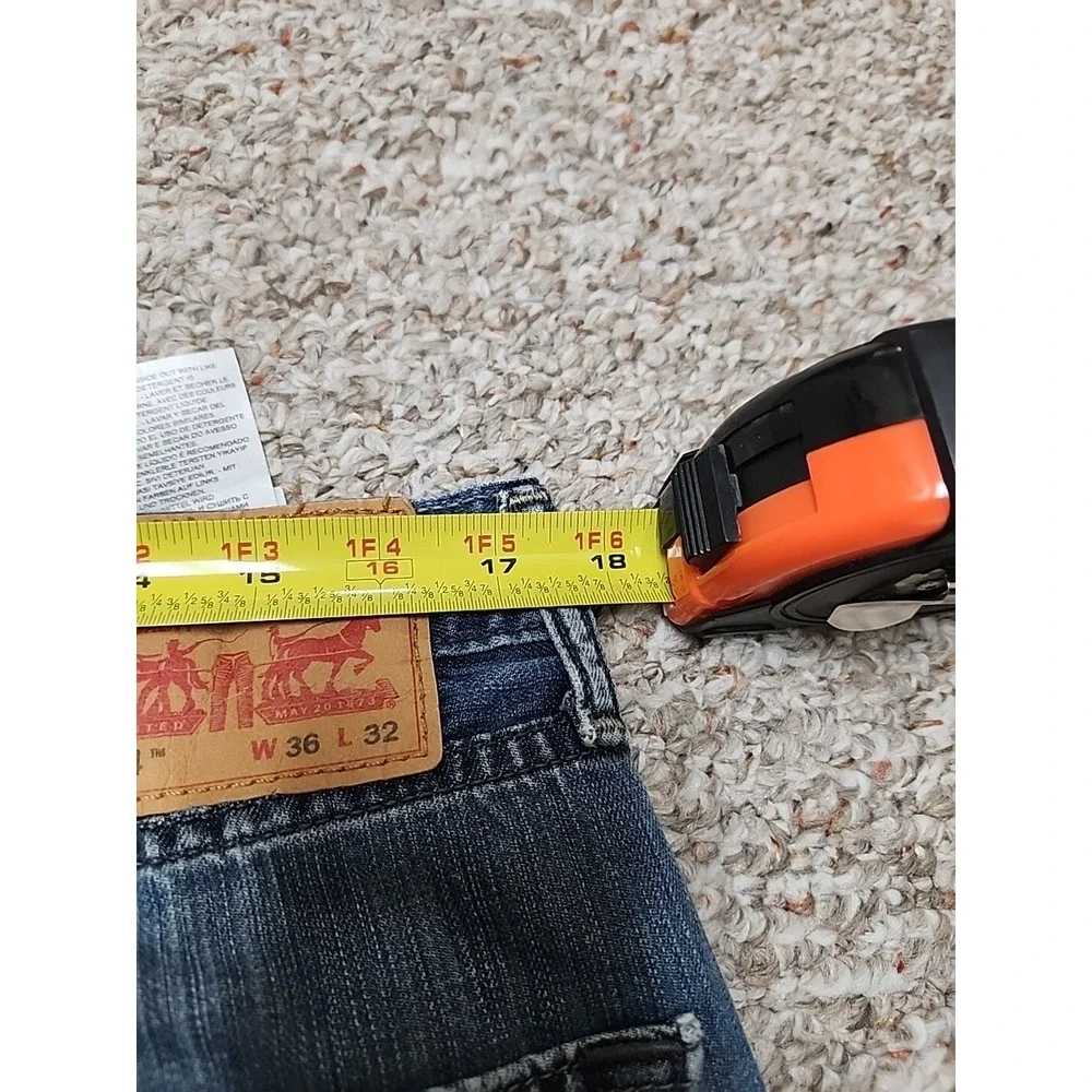 Levi's 514 Jeans Mens tag 36x32 (36x30) Light Wash Straight Fit Distressed Denim